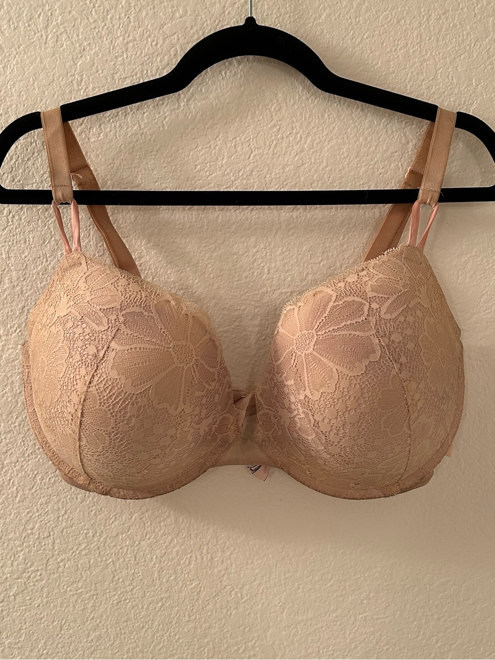 Victoria's Secret Nude Floral Lace T-Shirt Bra